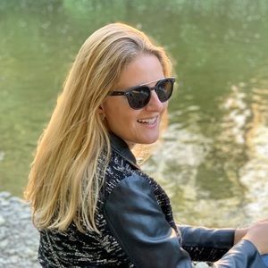 Meet your Posher, Gabriela